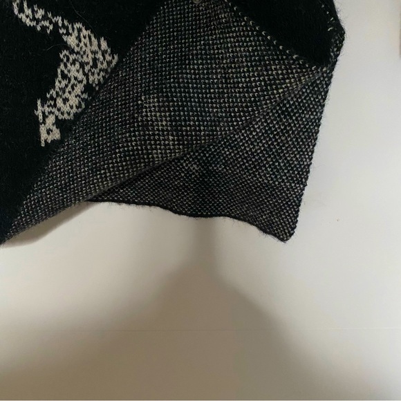 Size L sweater by SHEIN. Black with off white cheetahs. - Picture 5 of 5